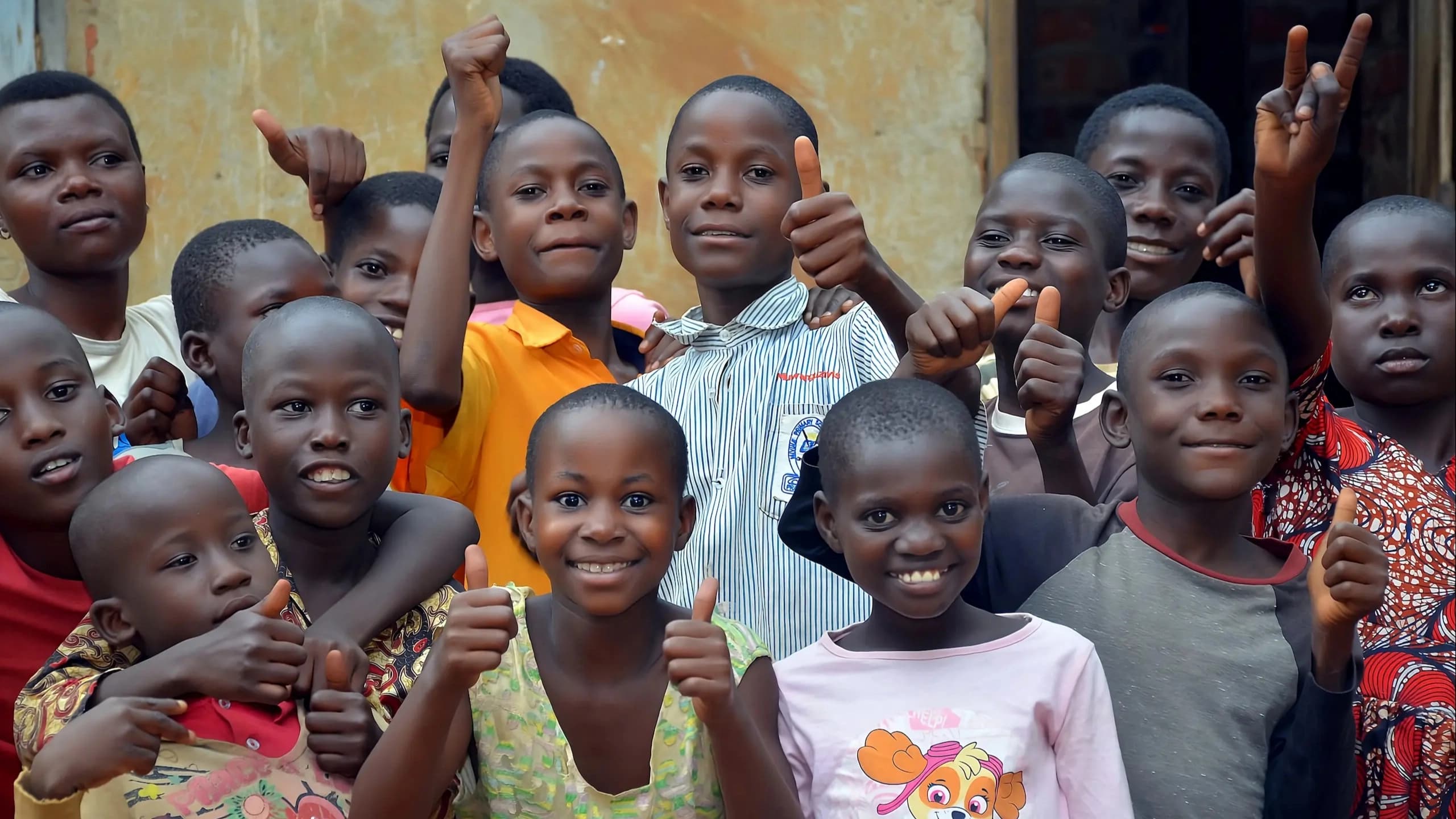 Children from Free Full Hands Foundation community